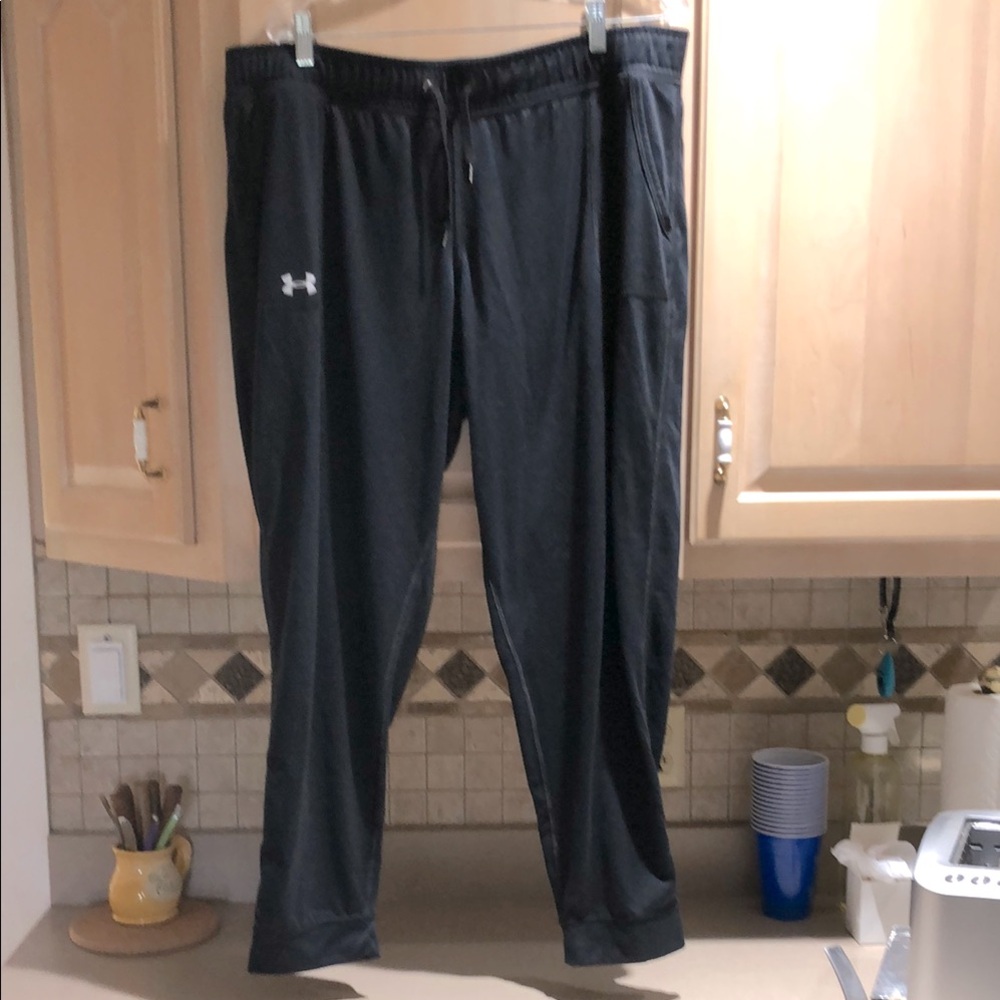 Under Armour Black Athletic Pants Sz. 2XL